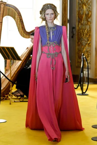 Look 24